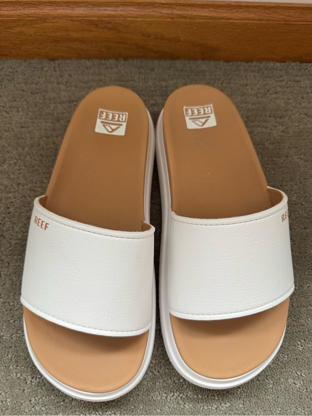 Reef White and Tan Cushion Bondi Slide Sandals